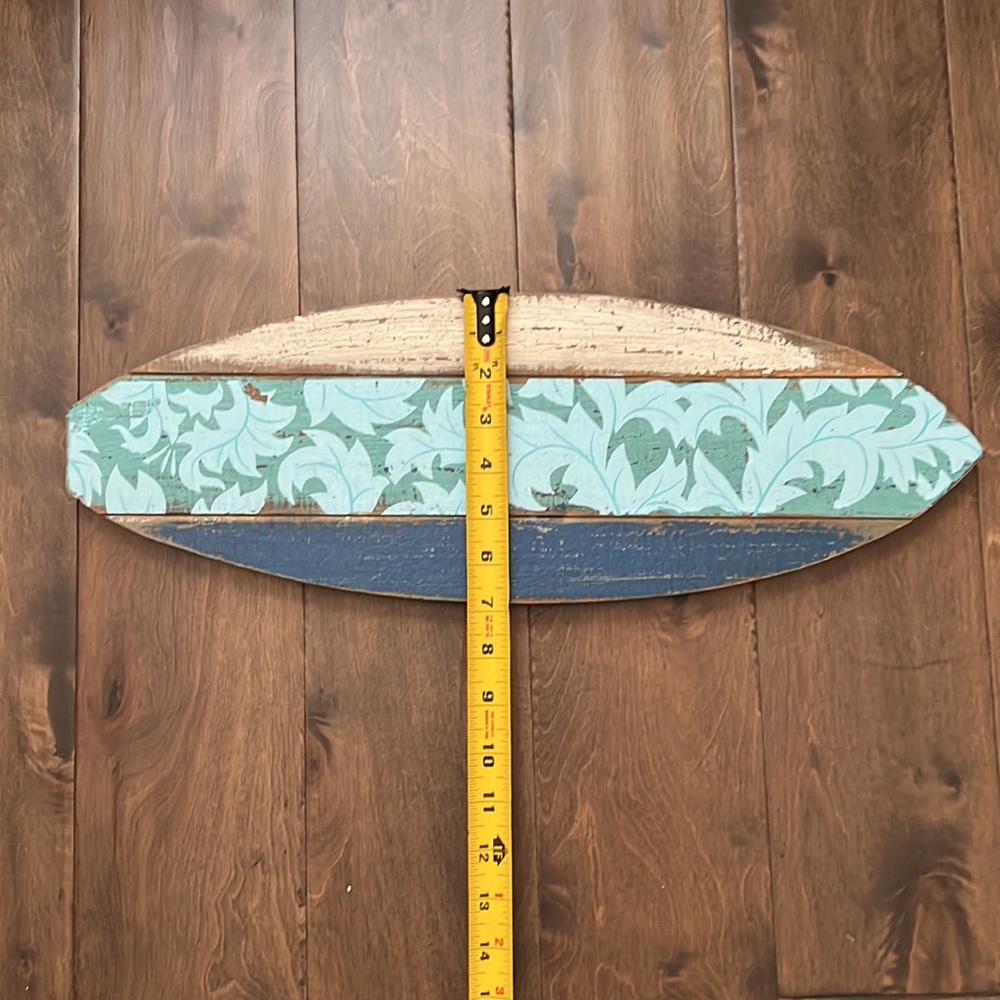 Distressing Wooden Surfboard Wall Decor - Picture 4 of 6